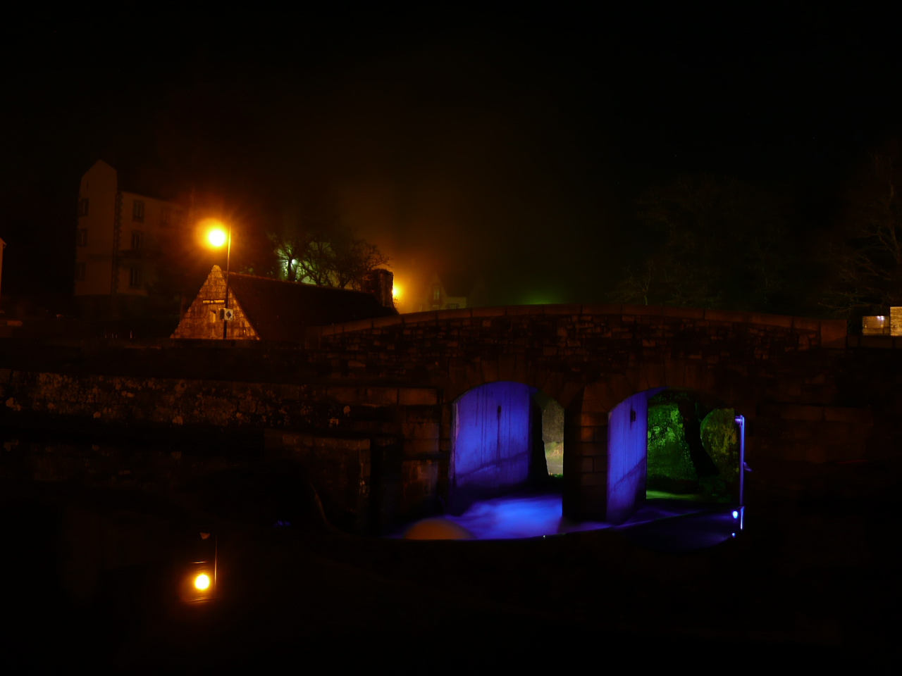 fond d'&eacute;cran du moulin du chaos (Huelgoat)